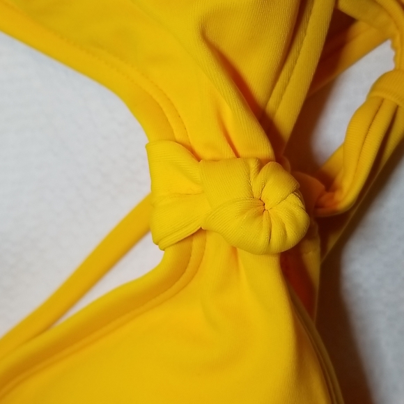 NWT REMOVABLE PADS FAUX KNOT FRONT SWIMSUIT SWIM TOP BRA XS - Picture 2 of 4